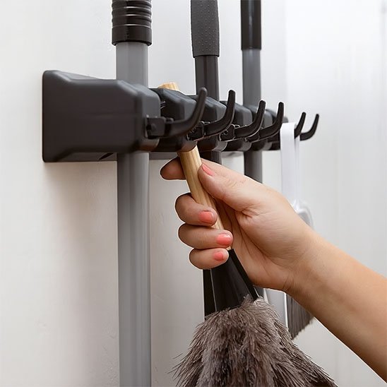 Porte balai mural | OrganizPro - Ma Maison Epurée